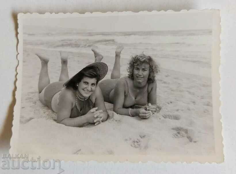 Auction  WOMAN WOMEN SEA EARLY SOC OLD PHOTO PHOTO