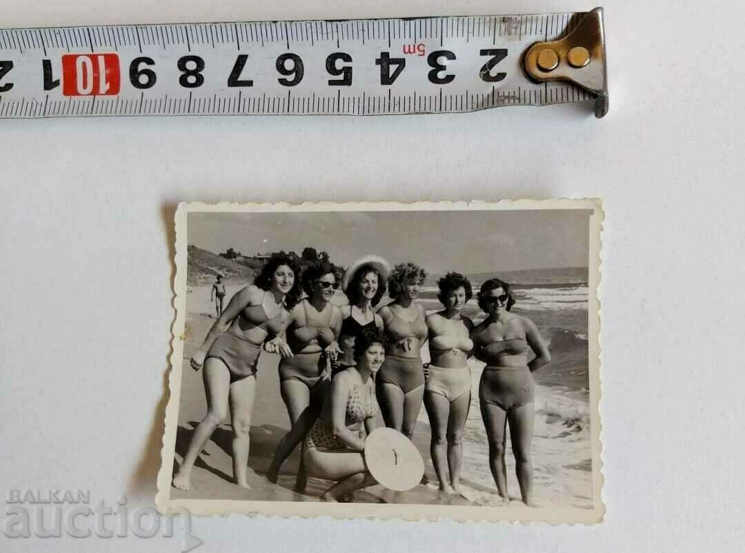 WOMAN WOMEN SEA OLD PHOTO PHOTO with price 25.00 BGN | € 12.78 WOMAN WOMEN SEA OLD PHOTO PHOTO with price 25.00 BGN | € 12.78
