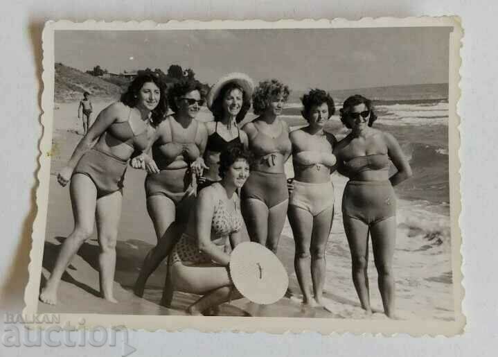 Auction WOMAN WOMEN SEA OLD PHOTO PHOTO Auction WOMAN WOMEN SEA OLD PHOTO PHOTO