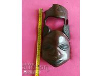 Frumoasă mască africană din lemn