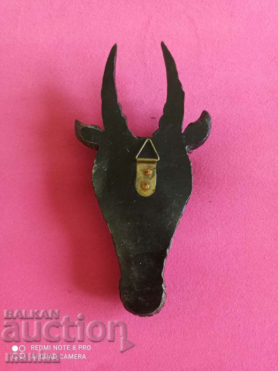 Auction Beautiful African wooden mask Auction Beautiful African wooden mask