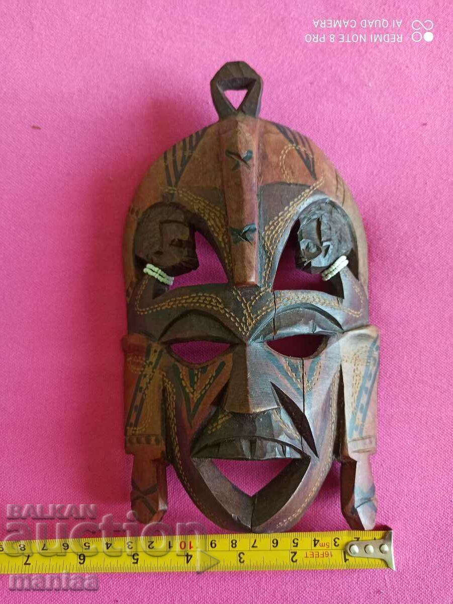 Δημοπρασία Όμορφη αφρικανική ξύλινη μάσκα Δημοπρασία Όμορφη αφρικανική ξύλινη μάσκα