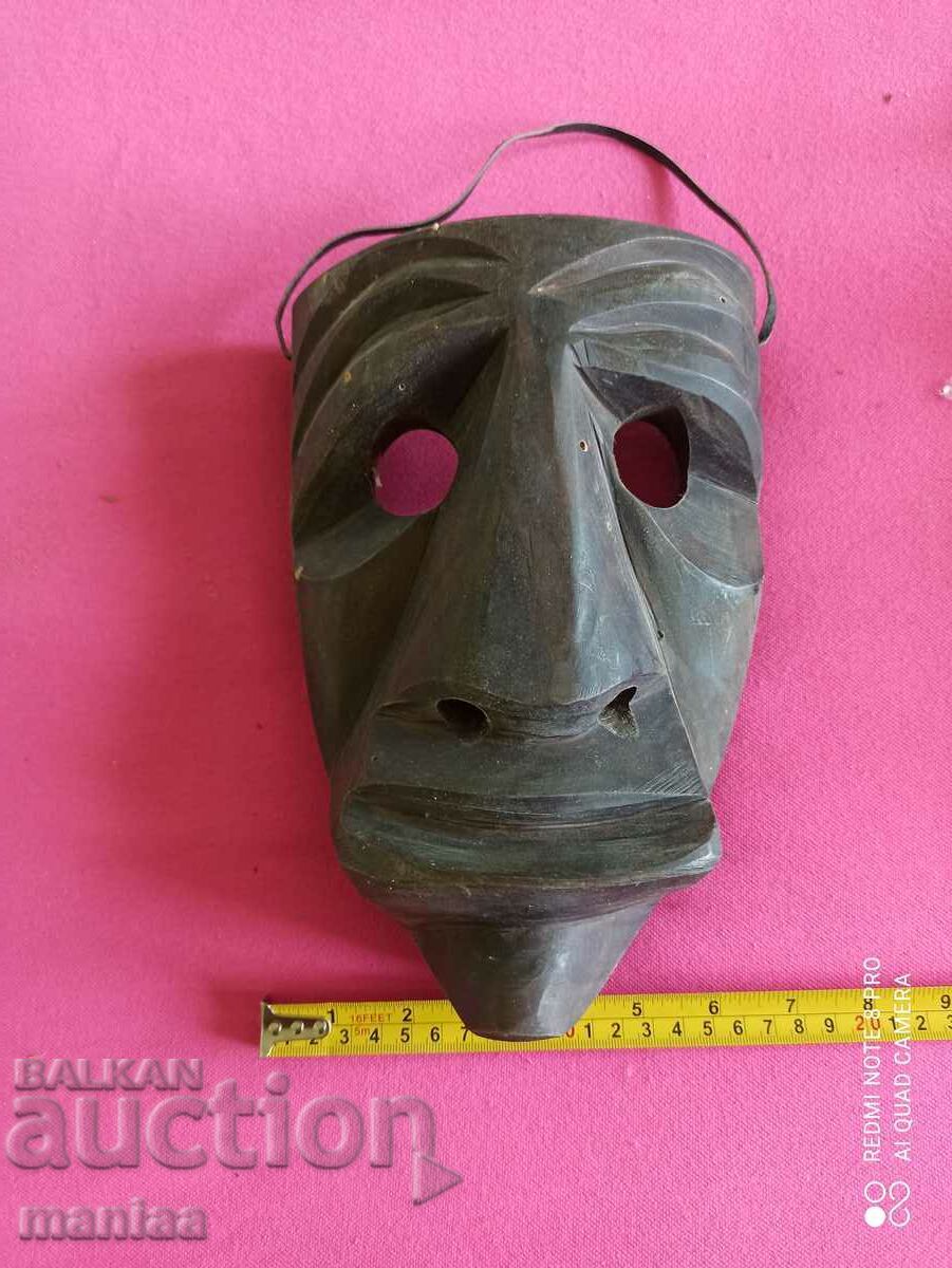 Красива Африканска дървена маска с цена 80.00 лв. | € 40.90 Красива Африканска дървена маска с цена 80.00 лв. | € 40.90