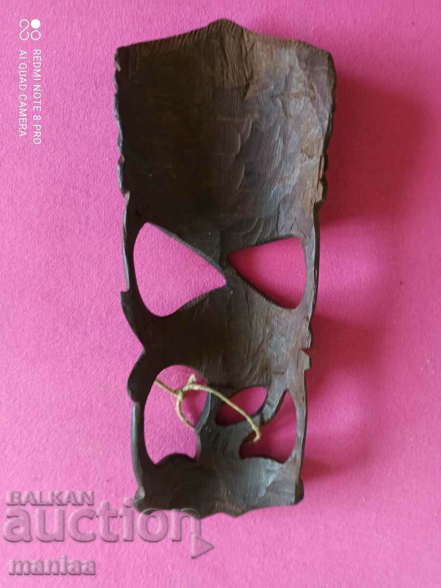 Όμορφη αφρικανική ξύλινη μάσκα με τιμή 80.00 BGN | € 40.90 Όμορφη αφρικανική ξύλινη μάσκα με τιμή 80.00 BGN | € 40.90