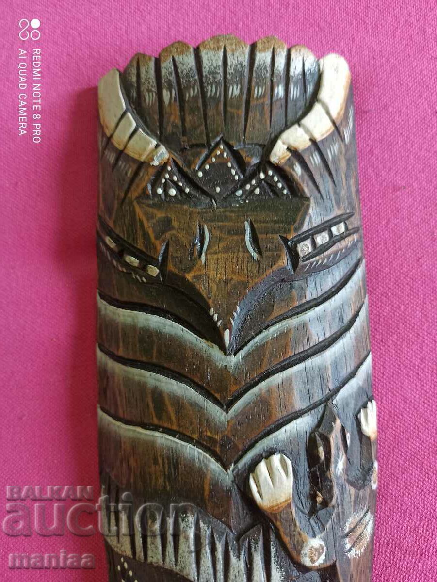 Delivery of Beautiful African wooden mask Delivery of Beautiful African wooden mask