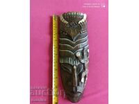 Frumoasă mască africană din lemn