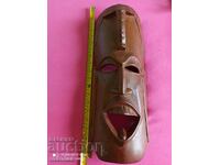 Όμορφη αφρικανική ξύλινη μάσκα