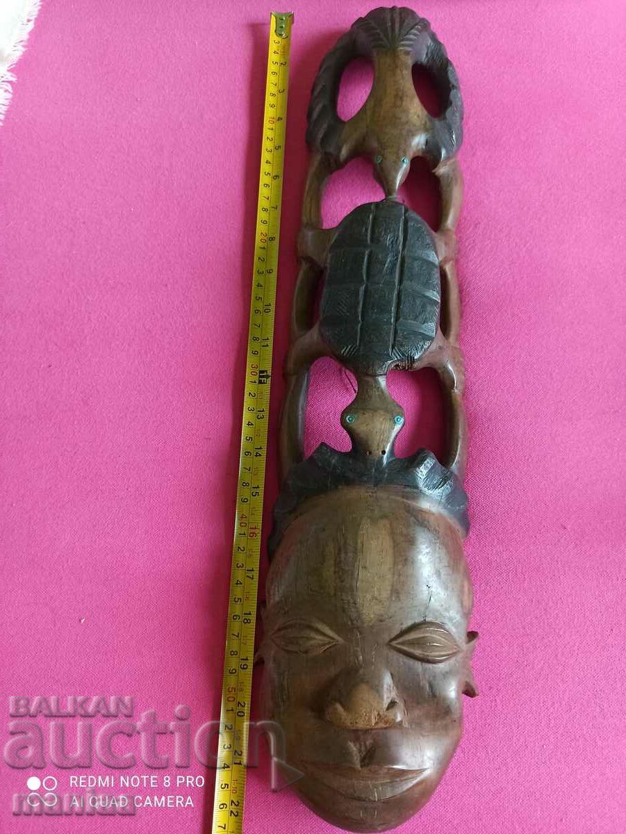 Όμορφη αφρικανική ξύλινη μάσκα Όμορφη αφρικανική ξύλινη μάσκα