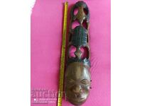 Frumoasă mască africană din lemn