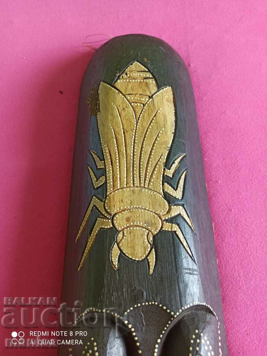 Доставка на Красива Африканска дървена маска Доставка на Красива Африканска дървена маска