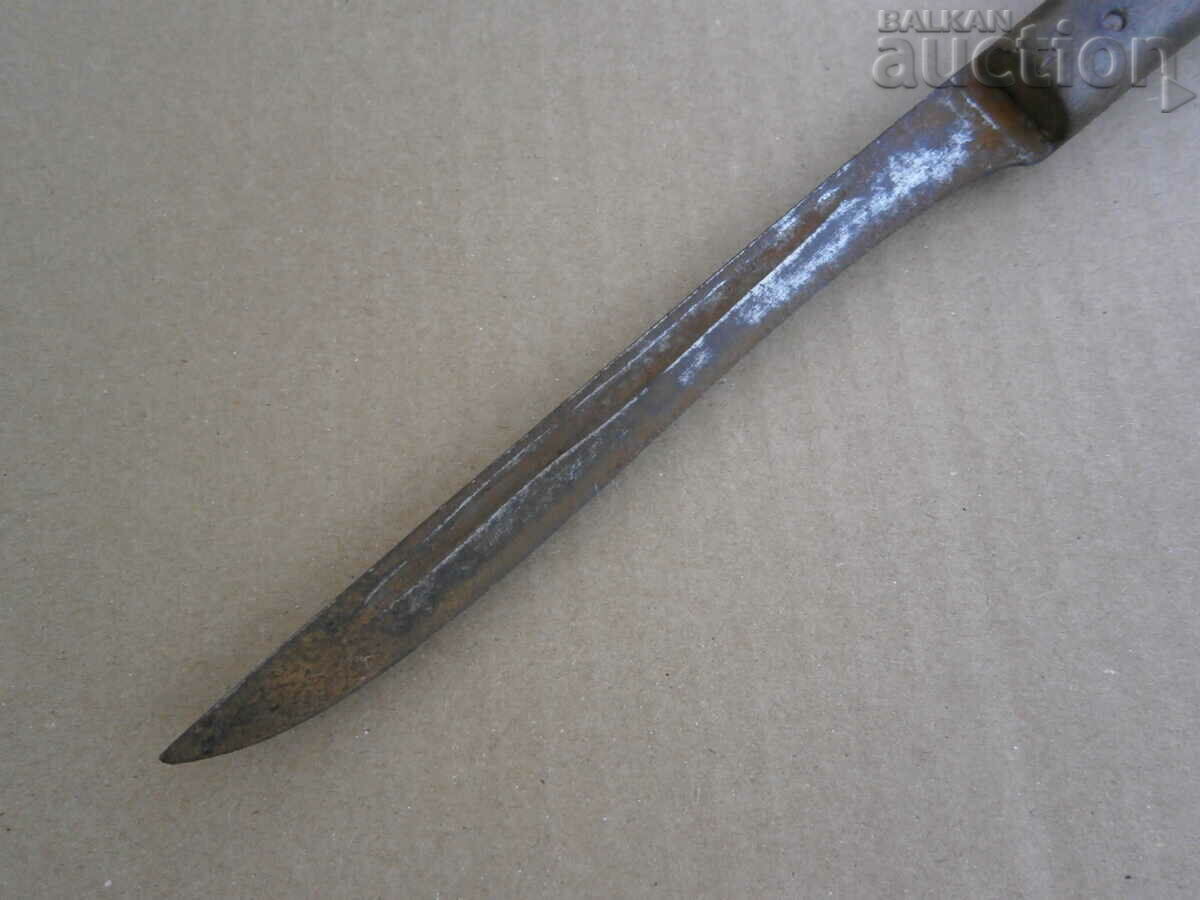 Delivery of old knife Delivery of old knife