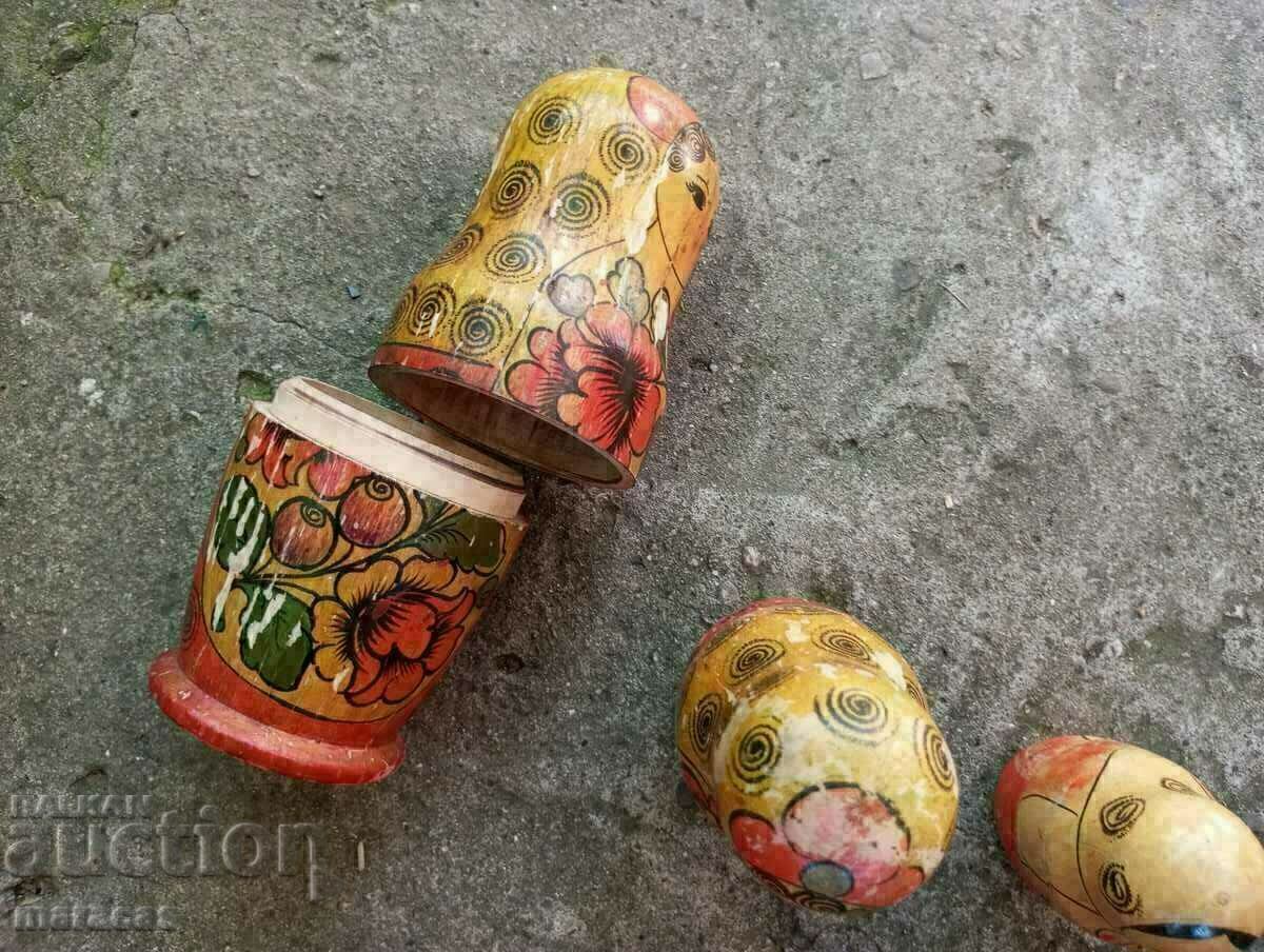 Παράδοση Παλιές ξύλινες κούκλες matryoshka