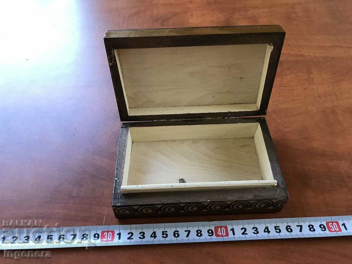 BOX BOX WOOD PYROGRAPHED PAINTED COLOR with price 9.00 BGN | € 4.60 BOX BOX WOOD PYROGRAPHED PAINTED COLOR with price 9.00 BGN | € 4.60