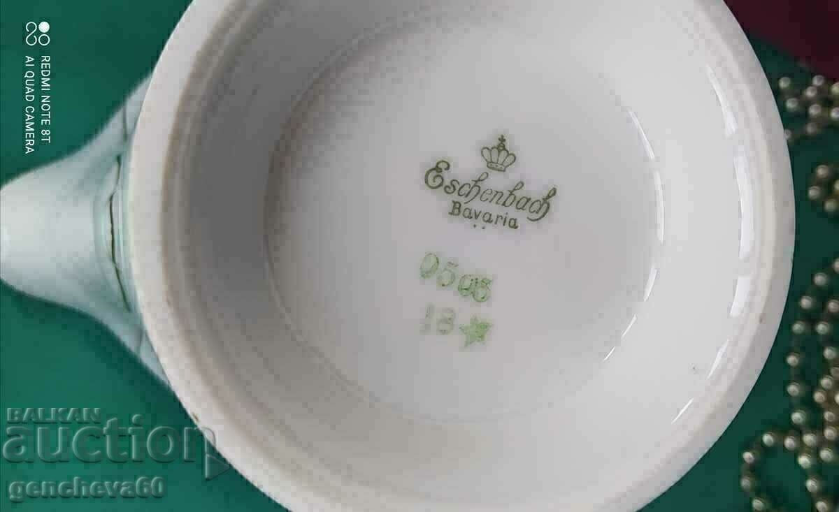 Delivery of A beautiful porcelain jug, "Eschenhbach" Bavaria
