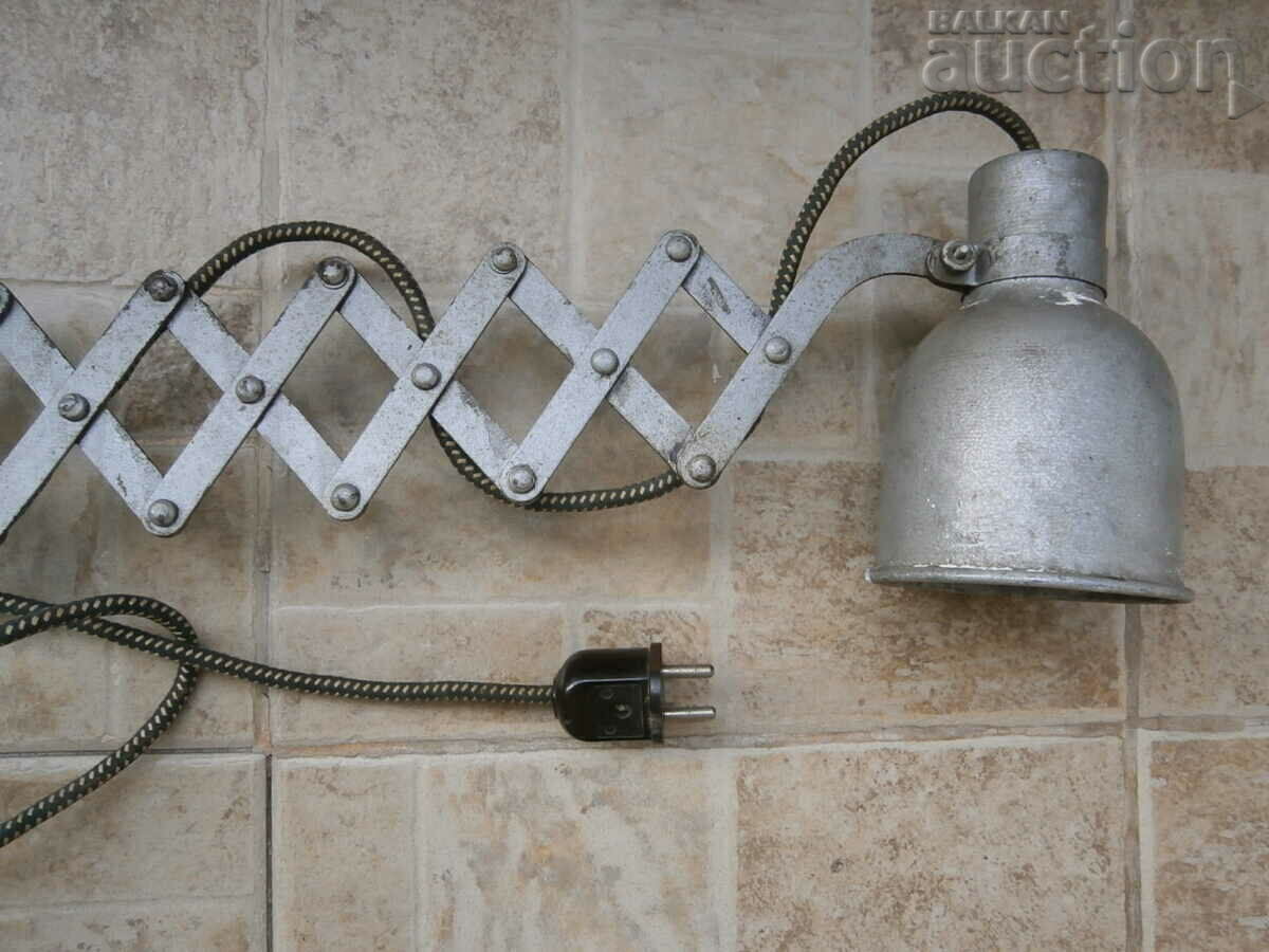 Delivery of extendable industrial lamp retro vintage Delivery of extendable industrial lamp retro vintage