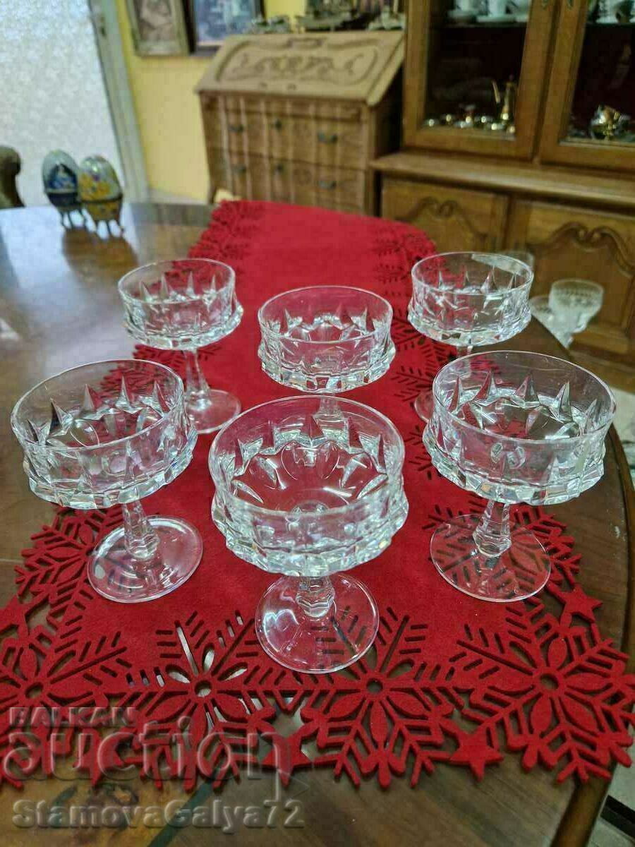 Licitație Frumos serviciu de cristal antic Licitație Frumos serviciu de cristal antic