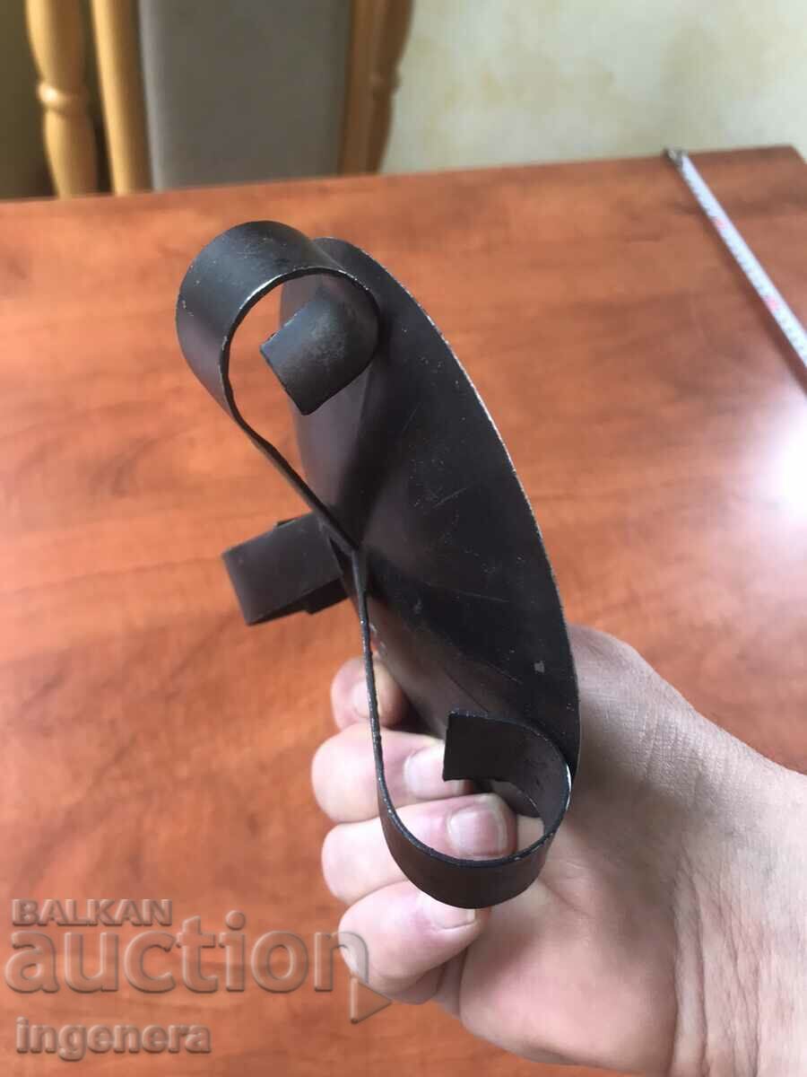 Delivery of CANDLESTICK METAL WITH A WIDE PERIPHERY Delivery of CANDLESTICK METAL WITH A WIDE PERIPHERY