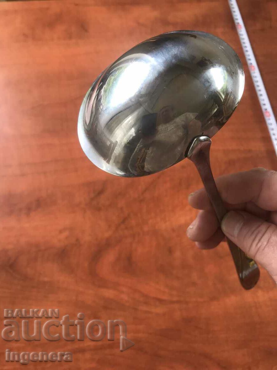 GOLD-MARKED STAINLESS STEEL LAUNDRY - 6 GOLD-MARKED STAINLESS STEEL LAUNDRY - 6