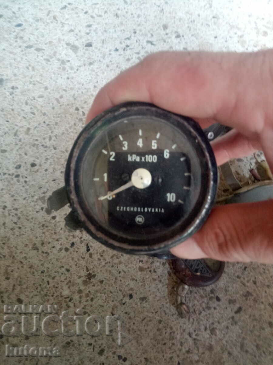 Παλιές συσκευές αυτοκινήτου με τιμή 29.99 BGN | € 15.33