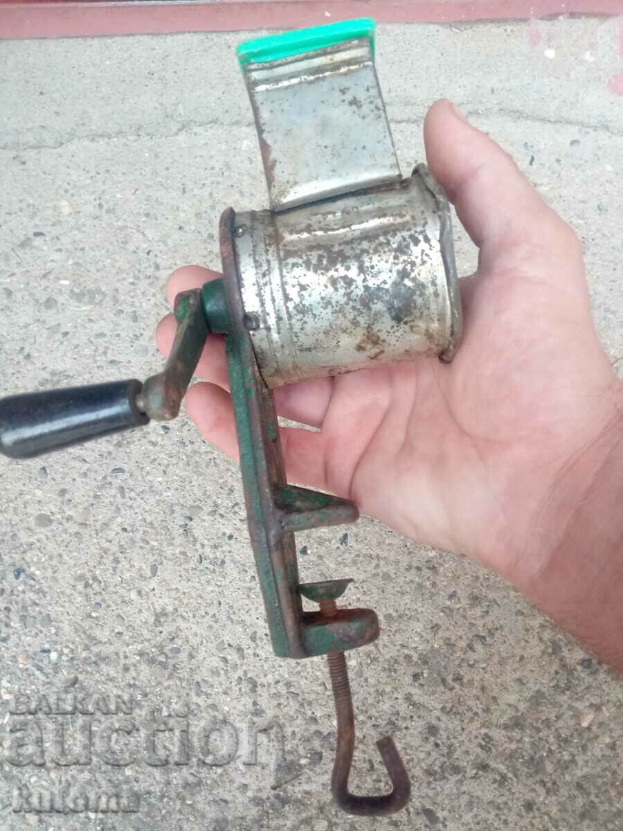 Old Nut Grinder with price € 4.99 | 9.76 BGN