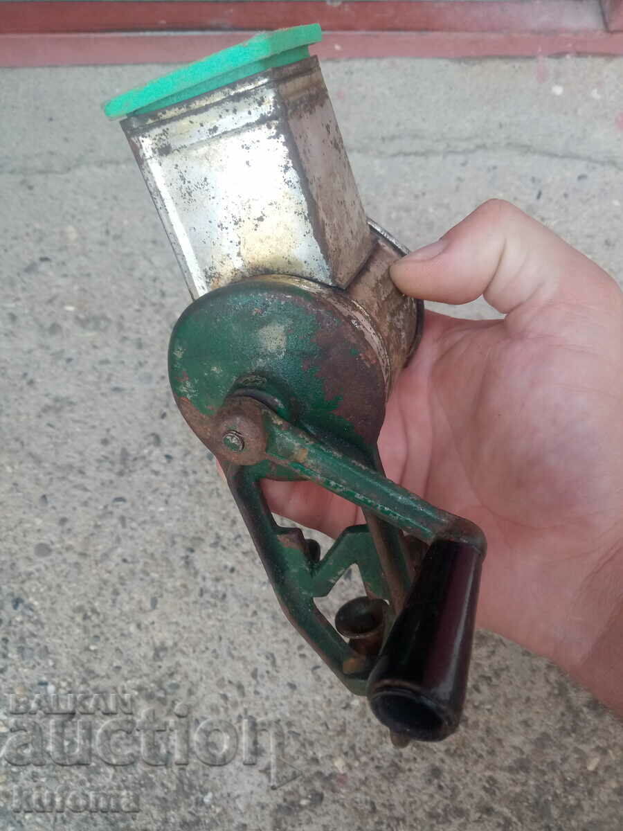 Auction  Old Nut Grinder