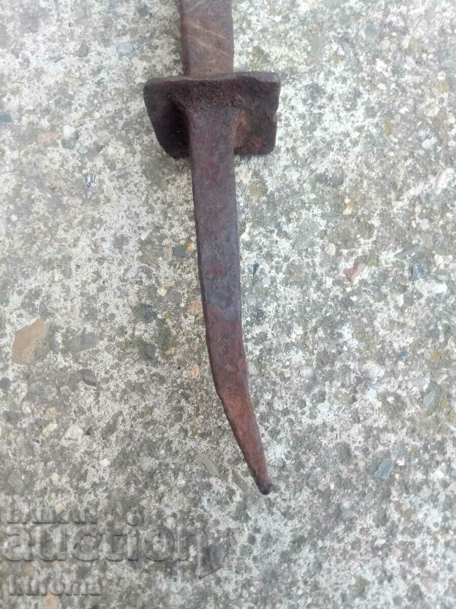 Auction Old hand forged anvil Auction Old hand forged anvil