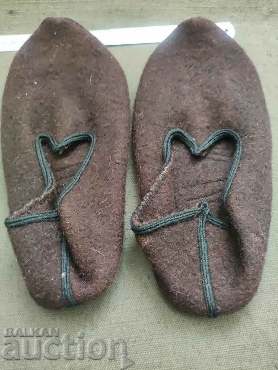 Auction  slippers with a cord