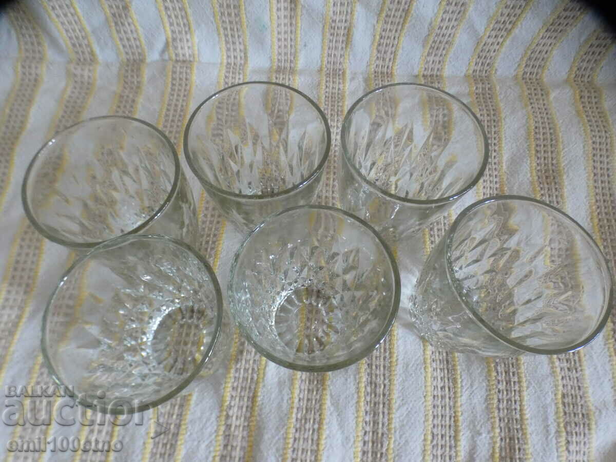 Livrarea Set de 6 cesti din sticla groasa URSS fabricate in URSS Livrarea Set de 6 cesti din sticla groasa URSS fabricate in URSS