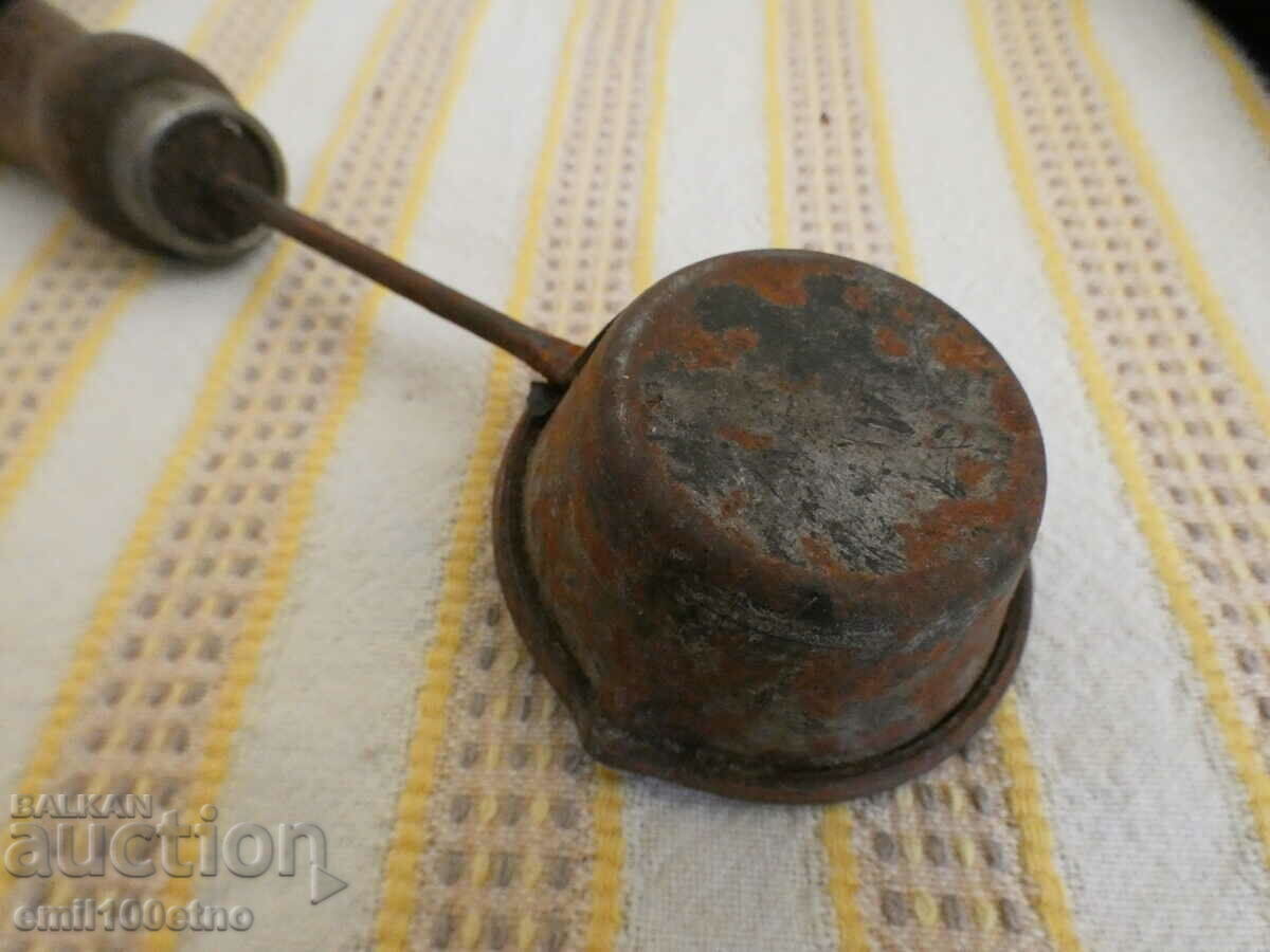 Delivery of An old casting spoon, probably for pewterers Delivery of An old casting spoon, probably for pewterers