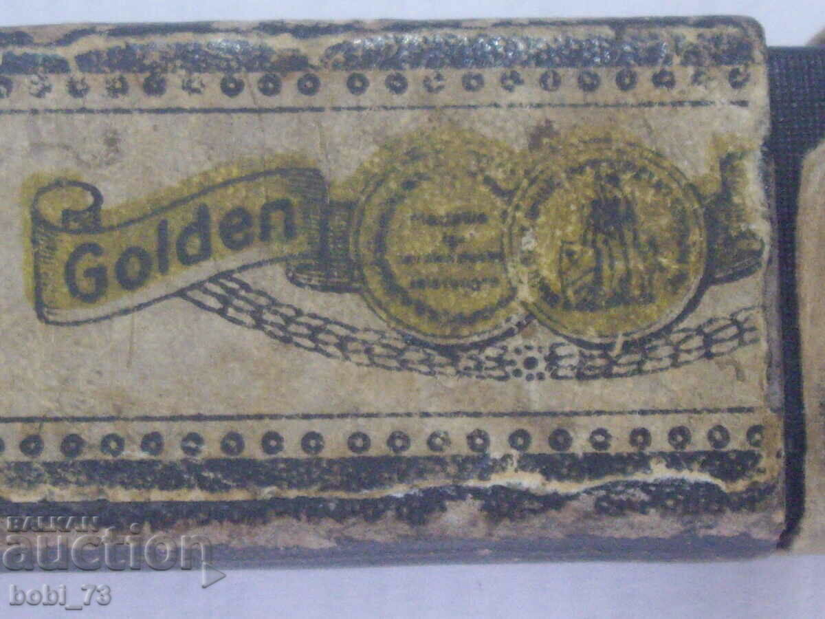 An old razor. with price 35.00 BGN | € 17.90 An old razor. with price 35.00 BGN | € 17.90