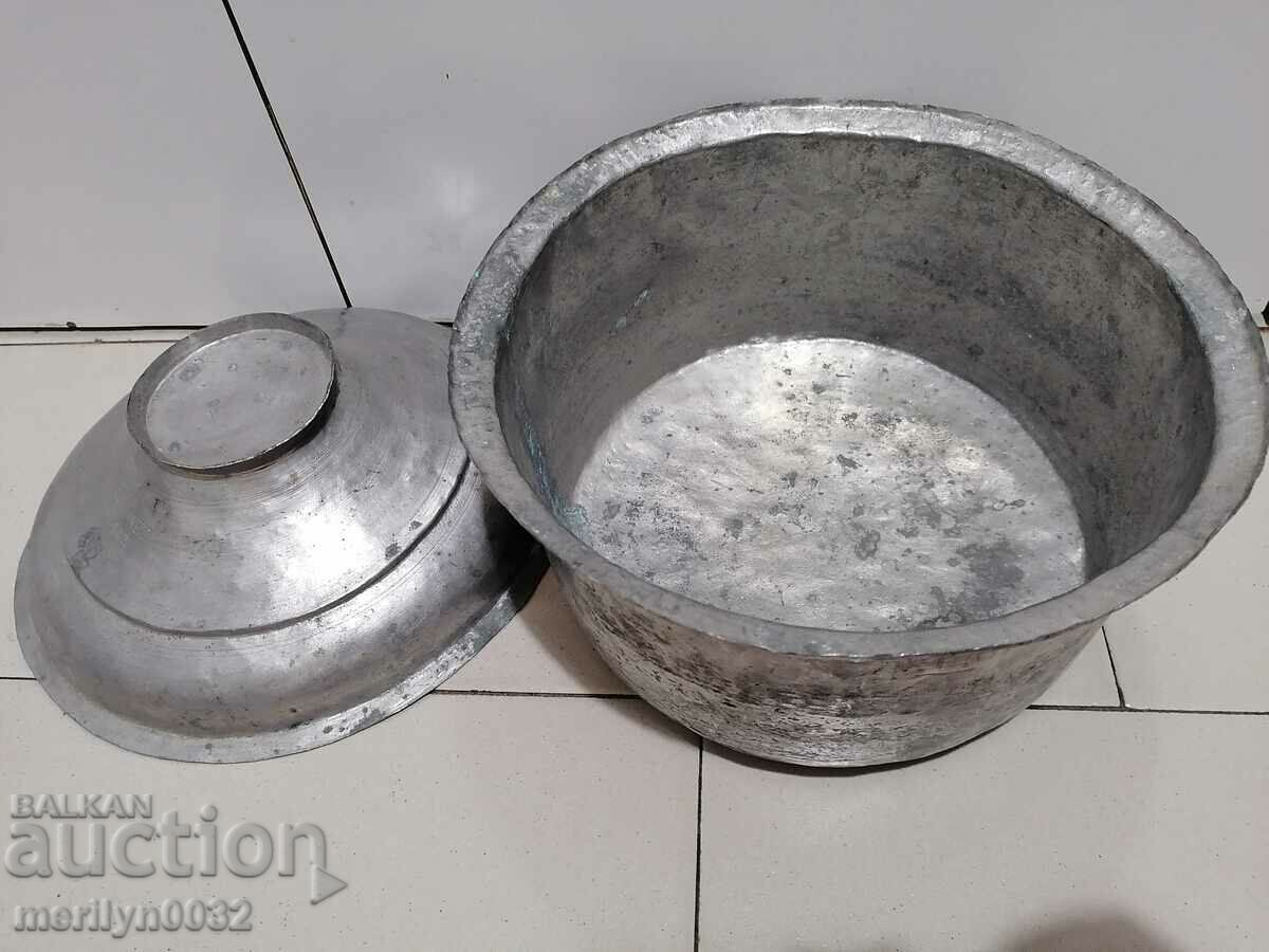 Vas de uz casnic din cupru cu preț 100.00 BGN | € 51.13