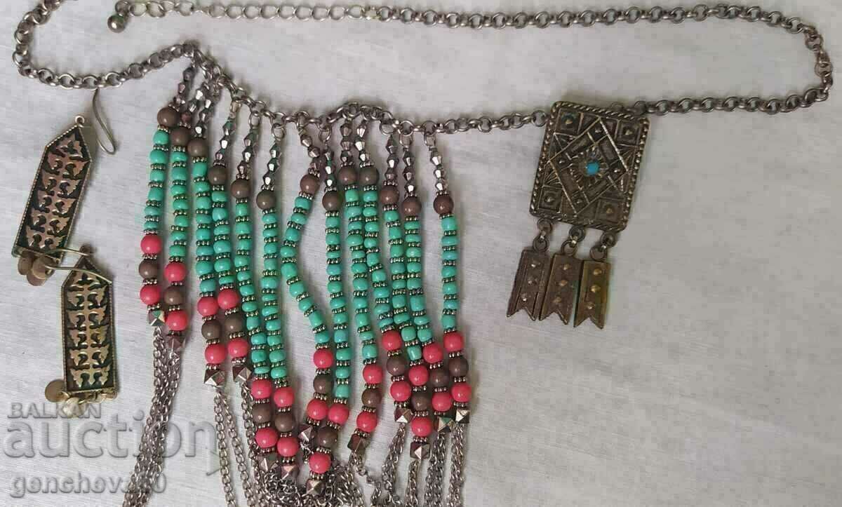 Antique jewelry necklace brooch and earrings with price 40.00 BGN | € 20.45 Antique jewelry necklace brooch and earrings with price 40.00 BGN | € 20.45