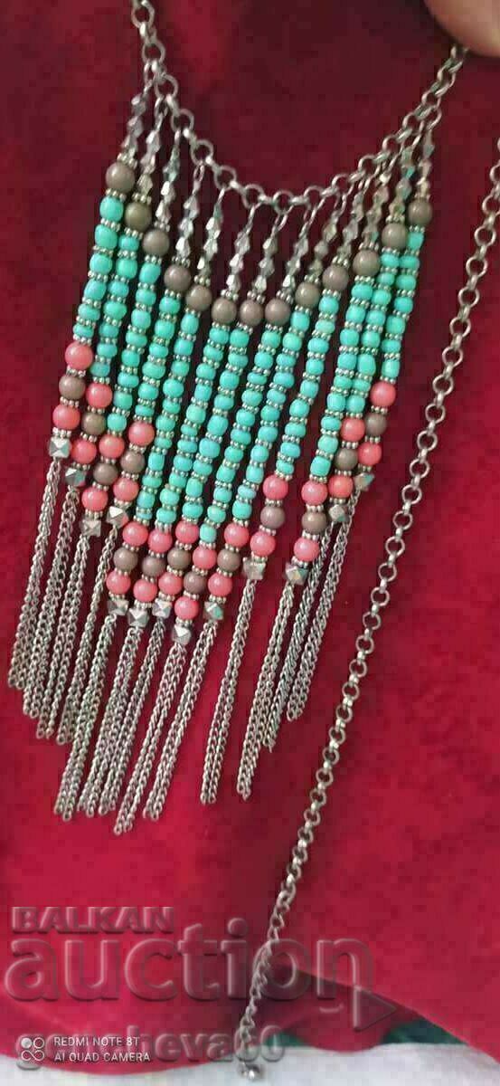 Delivery of Antique jewelry necklace brooch and earrings Delivery of Antique jewelry necklace brooch and earrings