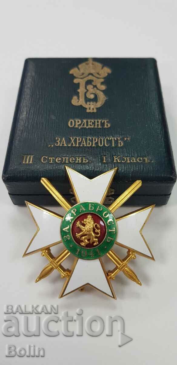 Rare Order of Bravery 3rd class with original box 1941