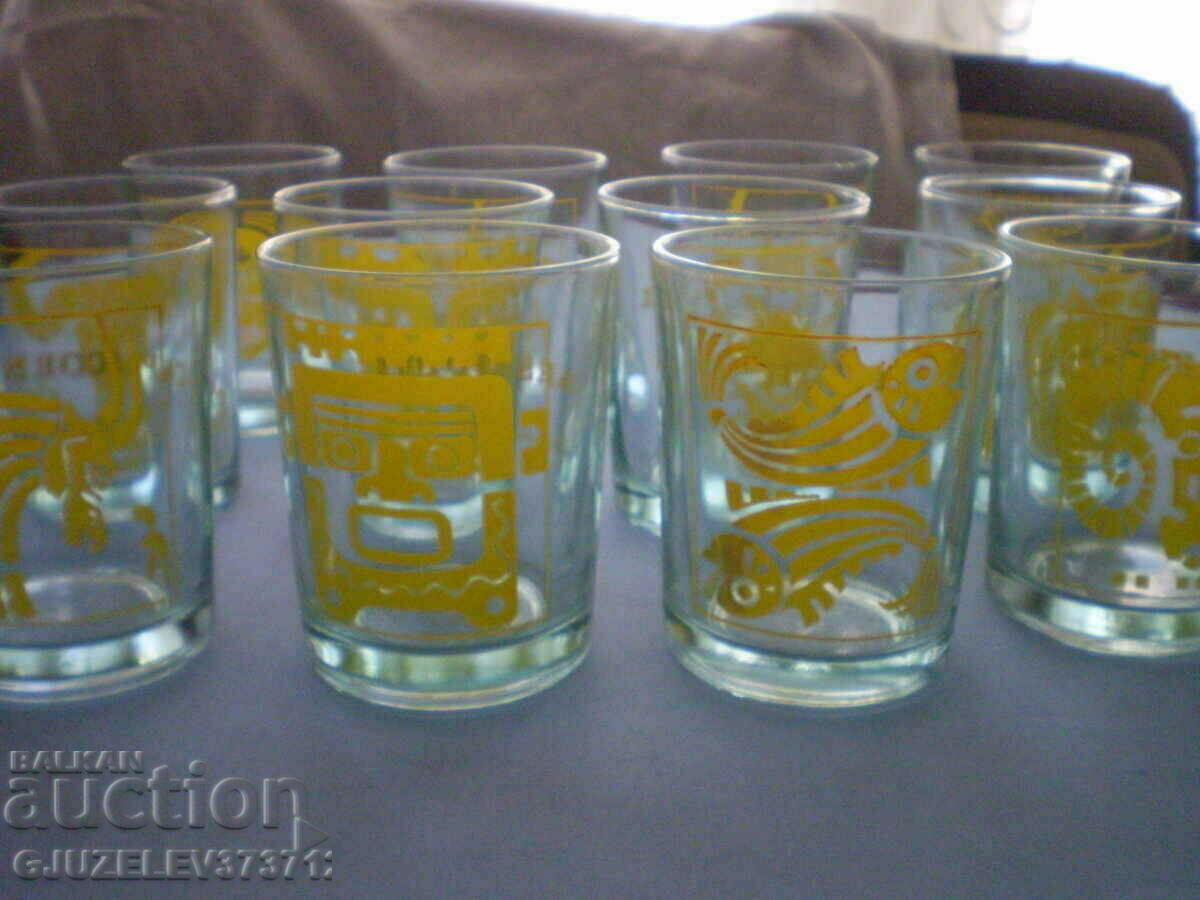 Delivery of 12 Glass Cups with the Signs of the Zodiac Delivery of 12 Glass Cups with the Signs of the Zodiac