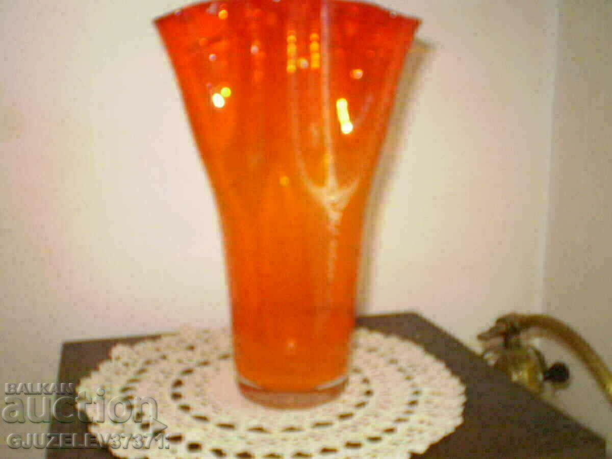 Auction  Retro red glass vase height 21 cm