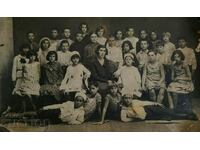1931 STUDENTS TEACHER OLD STUDENT PHOTO PHOTOGRAPH CARD
