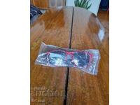 Ochelari de soare Coca Cola, Coca Cola