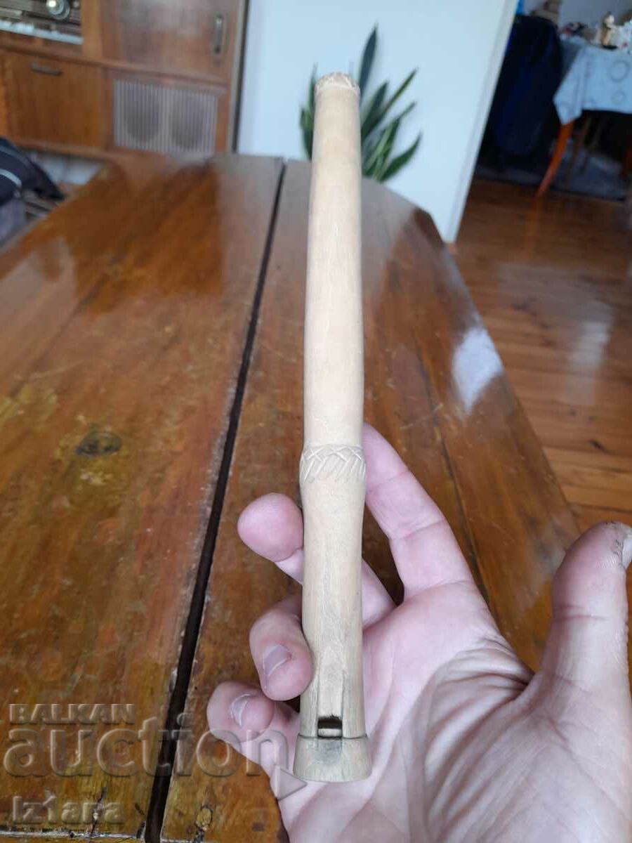 Auction Old rascal, duduk, whistle Auction Old rascal, duduk, whistle