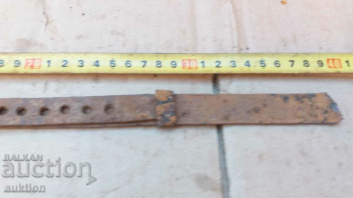 Auction  OLD WROUGHT ANCH, LOOM MEASURE