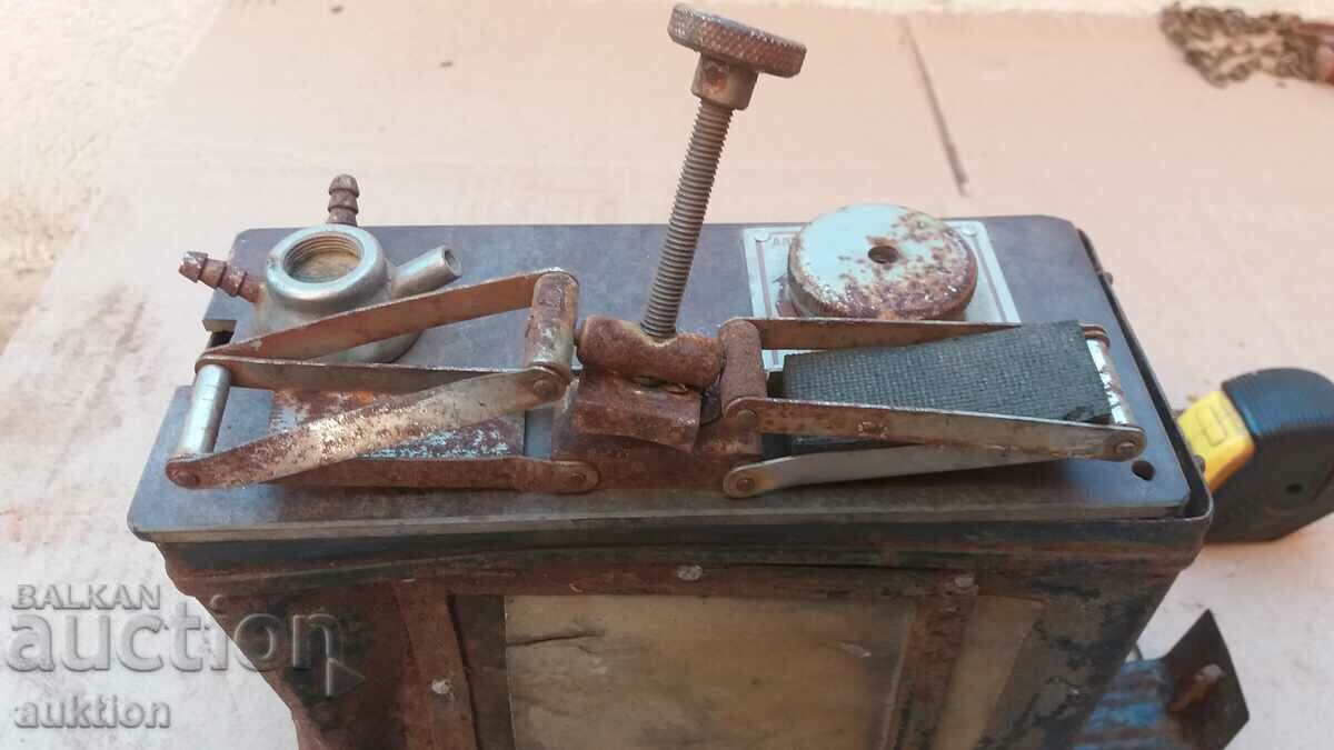 Delivery of OLD RUSSIAN PRESSURE APPARATUS