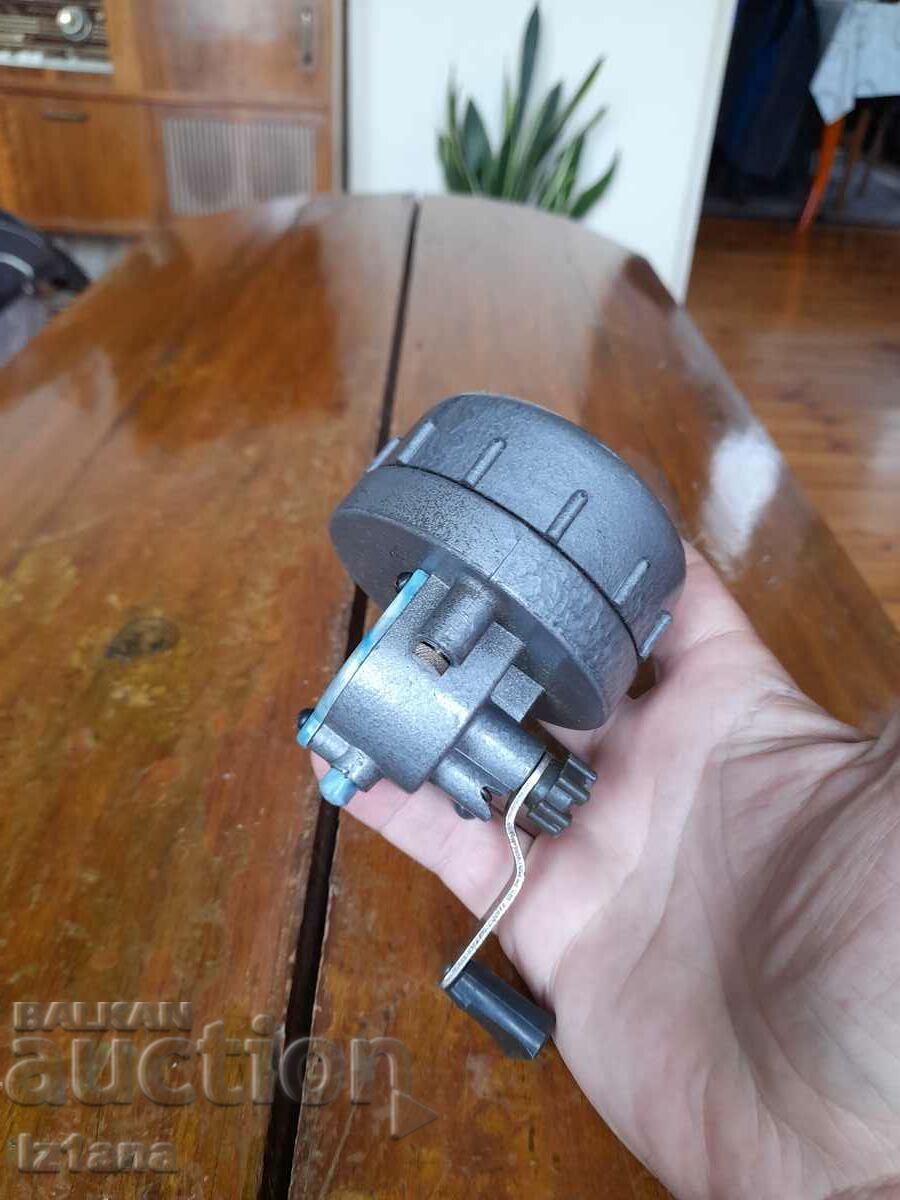 Auction Old fishing reel VO-1 Auction Old fishing reel VO-1