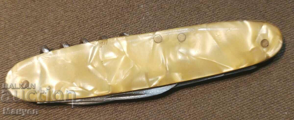 Old knife "Sollingen" with mother of pearl. with price 44.90 BGN | € 22.96 Old knife "Sollingen" with mother of pearl. with price 44.90 BGN | € 22.96