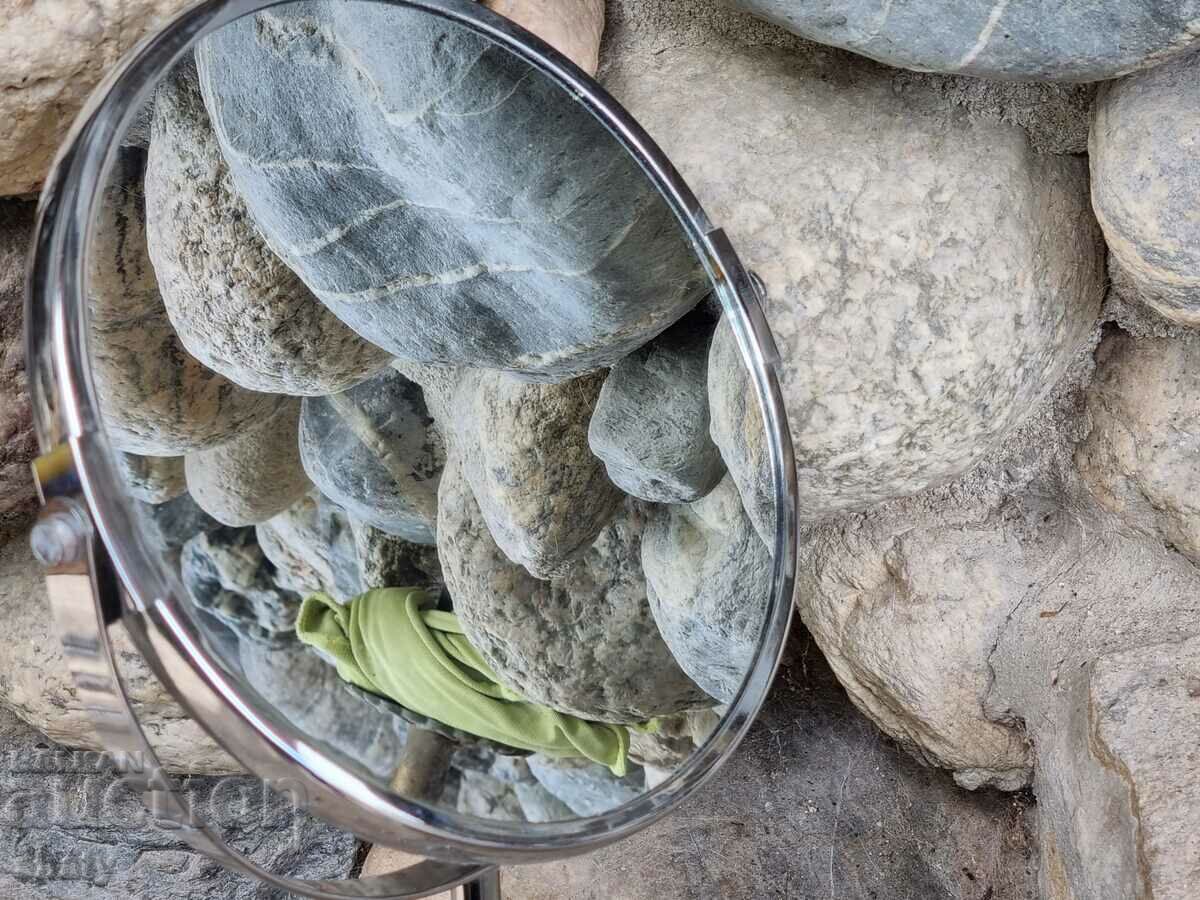 Extendable double mirror with price 40.00 BGN | € 20.45 Extendable double mirror with price 40.00 BGN | € 20.45