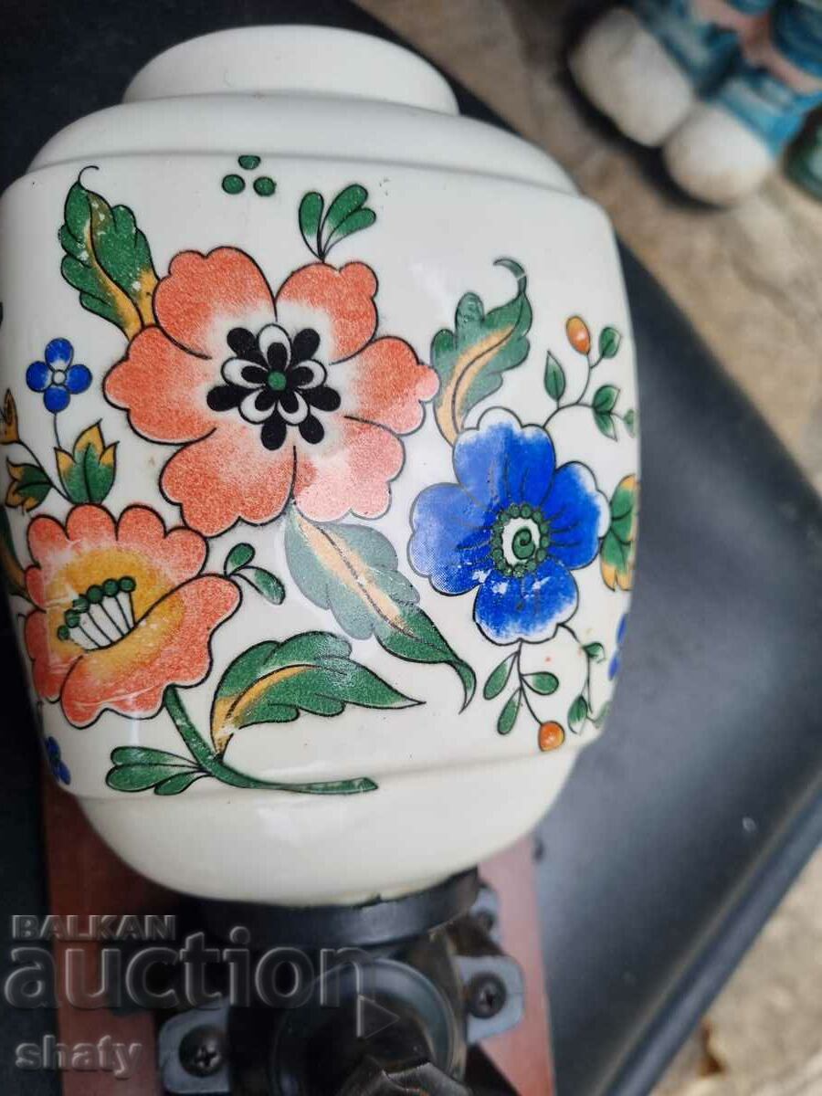 Wall-mounted coffee grinder. Mill with price 60.00 BGN | € 30.68 Wall-mounted coffee grinder. Mill with price 60.00 BGN | € 30.68