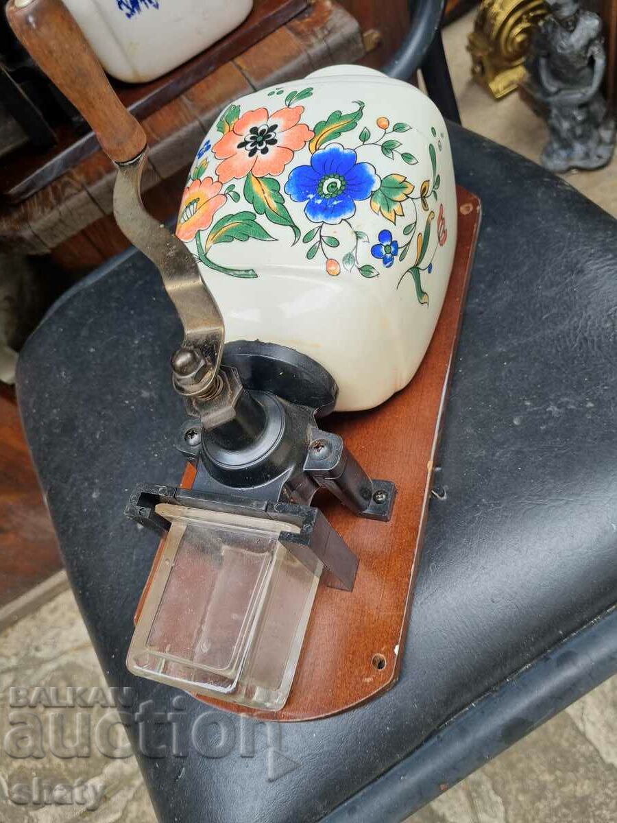 Wall-mounted coffee grinder. Mill - 5 Wall-mounted coffee grinder. Mill - 5