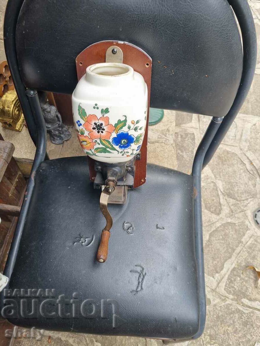 Wall-mounted coffee grinder. Mill - 7 Wall-mounted coffee grinder. Mill - 7