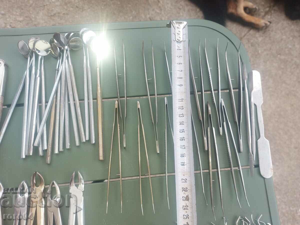 Auction  DENTAL INSTRUMENTS
