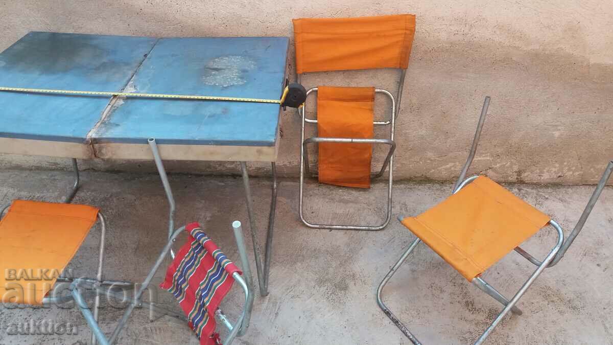 Delivery of TOURIST SET 4 CHAIRS AND TABLE IN A SUITCASE