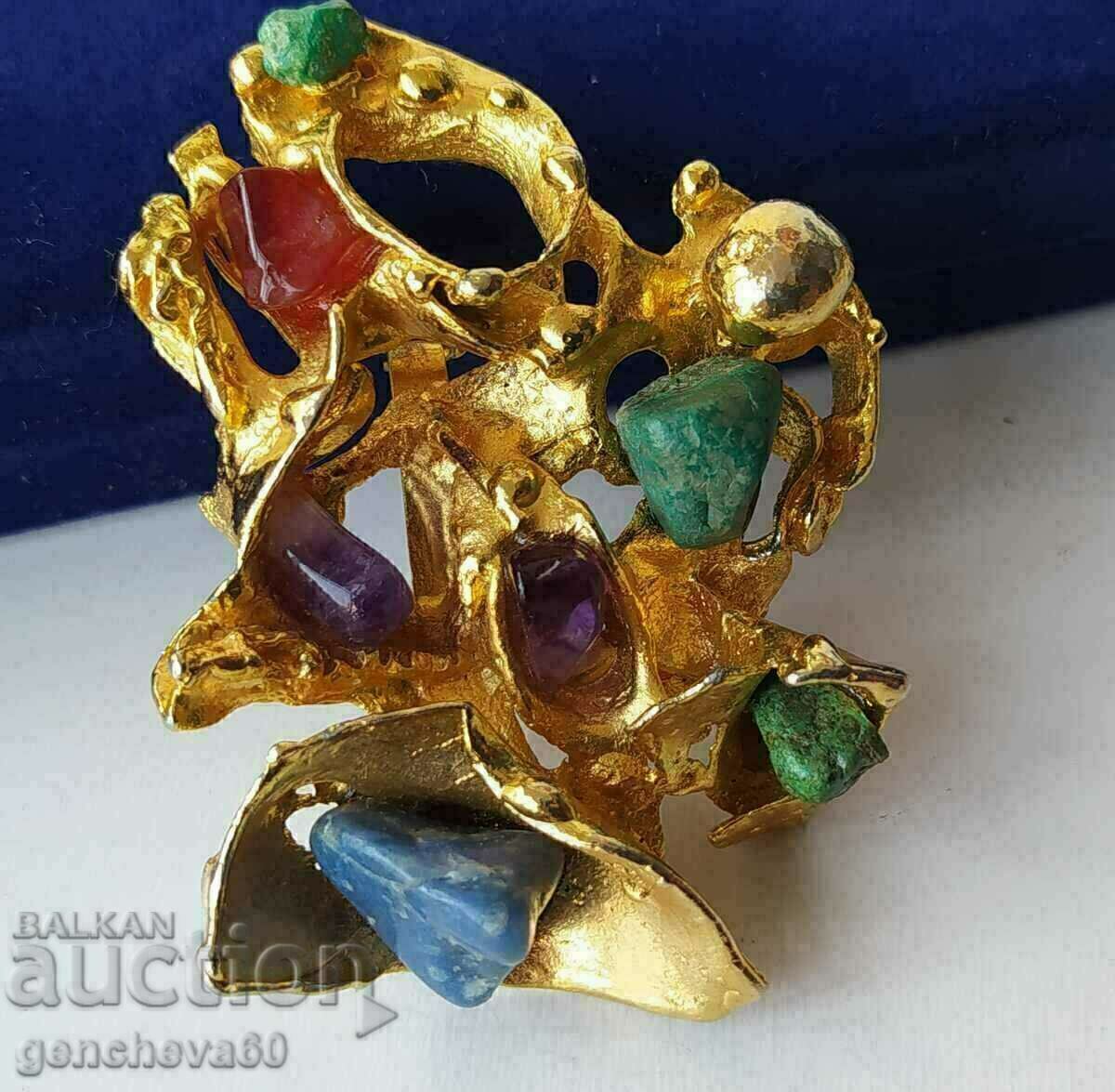 Vintage brooch gold toned with gemstones - 5